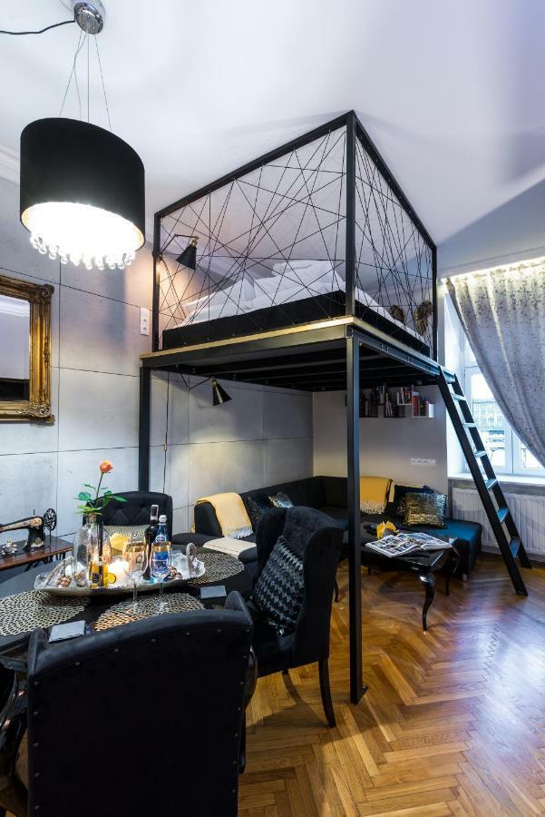 Apartament Far From *